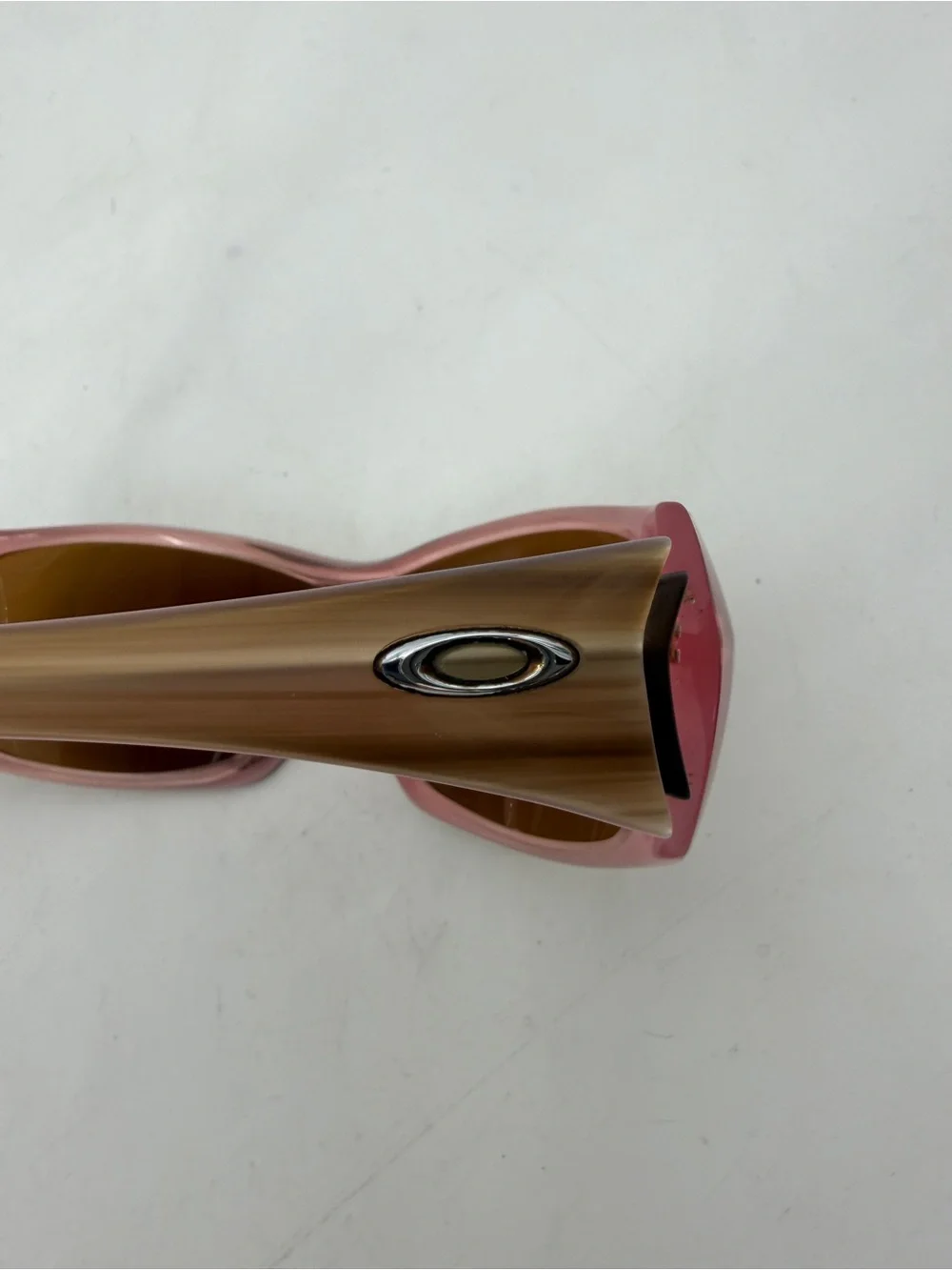 Oakley stylish wrap